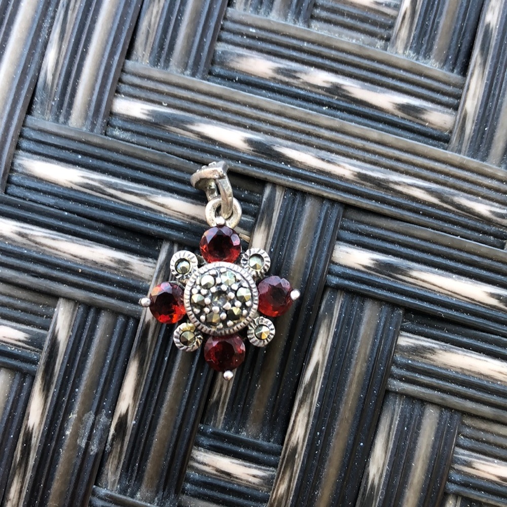 Beautiful antique pendant red stones w/ sterling
